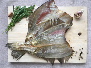 Белый амур холодного копчения: Камбала ёрш (Мурманская) вяленая