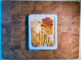 Мясные снеки: Сыр Чечил АССОРТИ 150гр