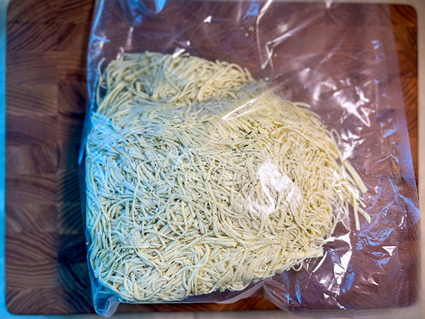 Сырный продукт ФЕРМЕРСКИЙ паутинка  укроп/чеснок в Абакане
