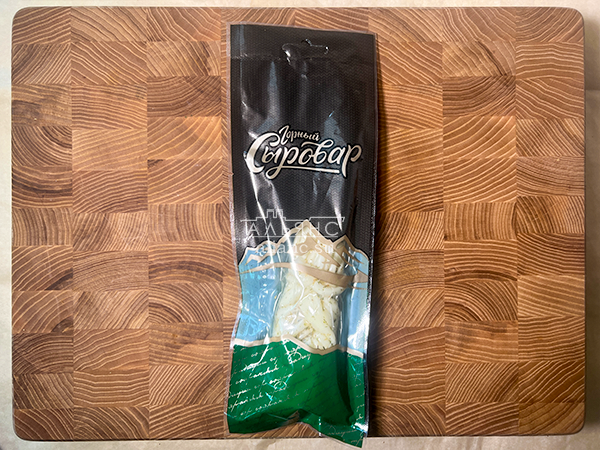 Сыр 100 гр ГОРНЫЙ СЫРОВАР (Косичка с укропом и чесноком) в Абакане