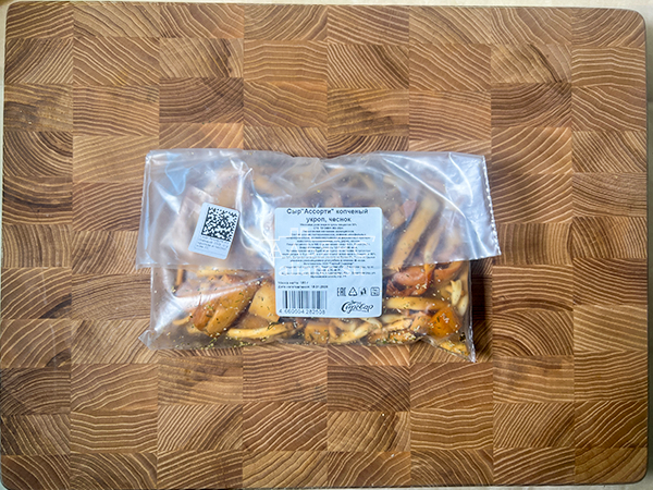 Сыр 150 гр ГОРНЫЙ СЫРОВАР (Ассорти копчёный с укропом и чесноком) в Абакане