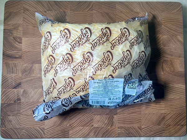 Сыр 1 кг ГОРНЫЙ СЫРОВАР (Паутинка со вкусом красной икры) в Абакане